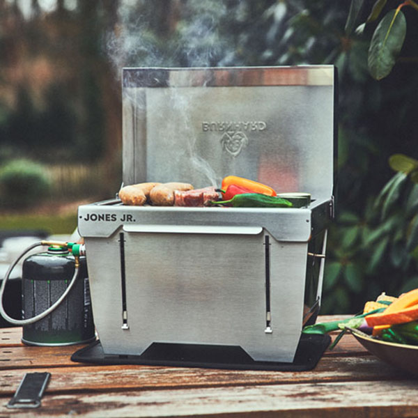 946369_Burnhard_JonesJr_1Brenner_Moodfoto85_HiRes_web_vorschau