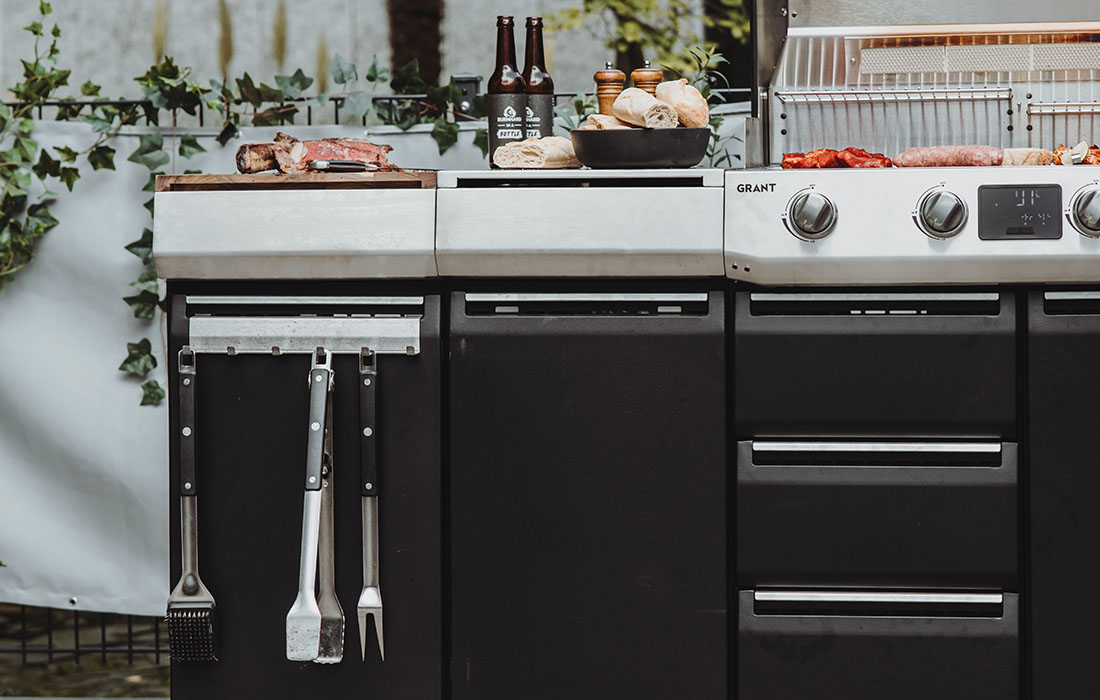 Slider_01_946187_BURNHARD_GRANT Outdoorküche_Mood_02