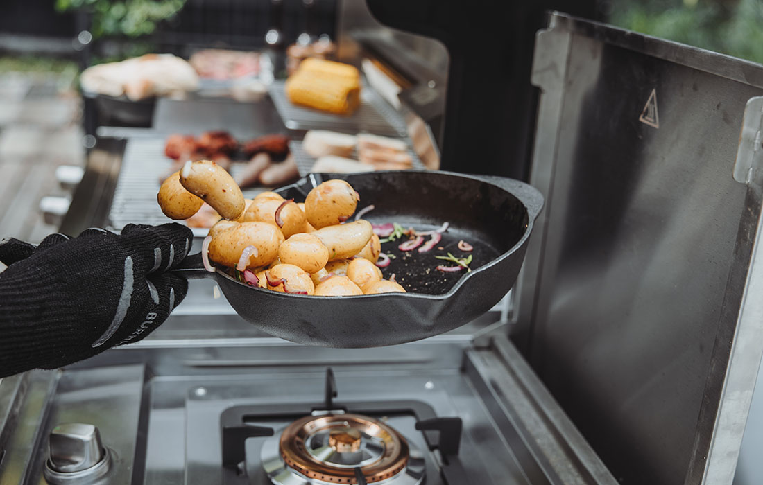 Slider_01__BURNHARD_GRANT Seitentisch Click In Modul_Seitenkochfeld_Mood_06