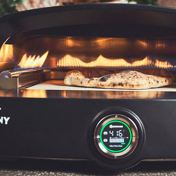 946369_Burnhard_JonesJr_1Brenner_Moodfoto100_HiRes_web_vorschau