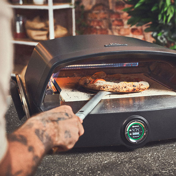 946369_Burnhard_JonesJr_1Brenner_Moodfoto85_HiRes_web_vorschau